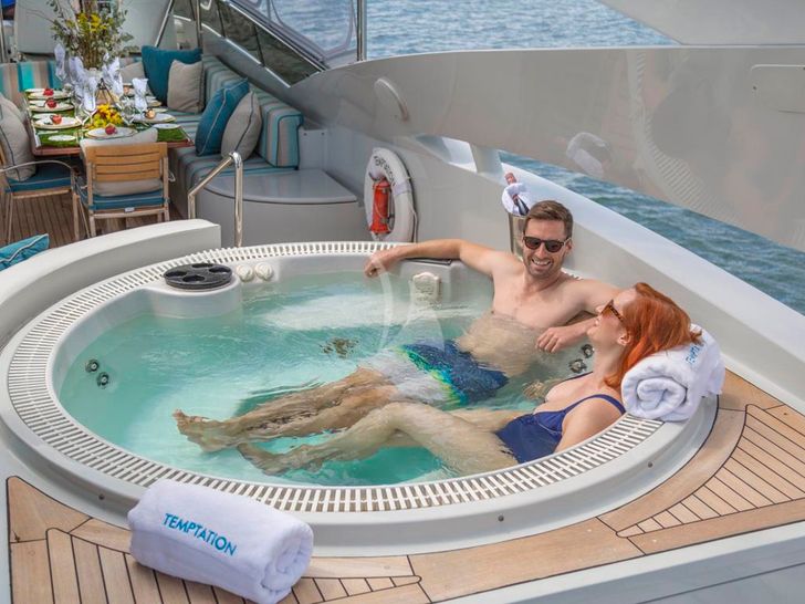 TEMPTATION Palmer Johnson 123 - jacuzzi TEMPTATION Palmer Johnson 123 - jacuzzi