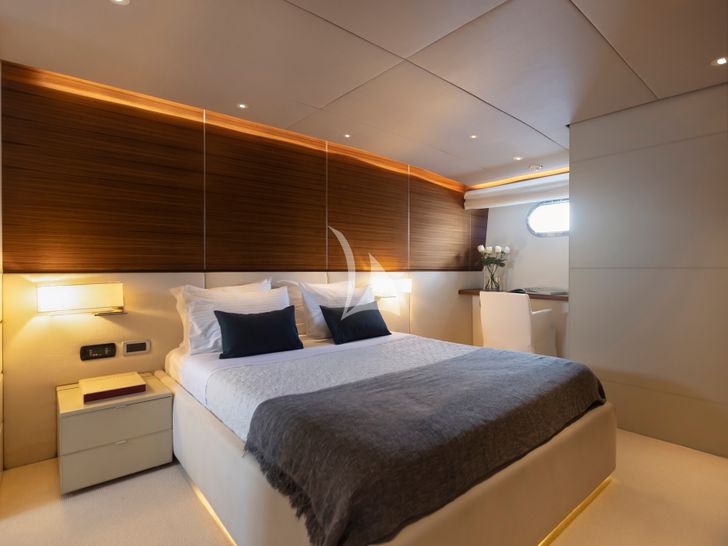 TROPICANA Admiral 30m Aft VIP TROPICANA Admiral 30m Aft VIP
