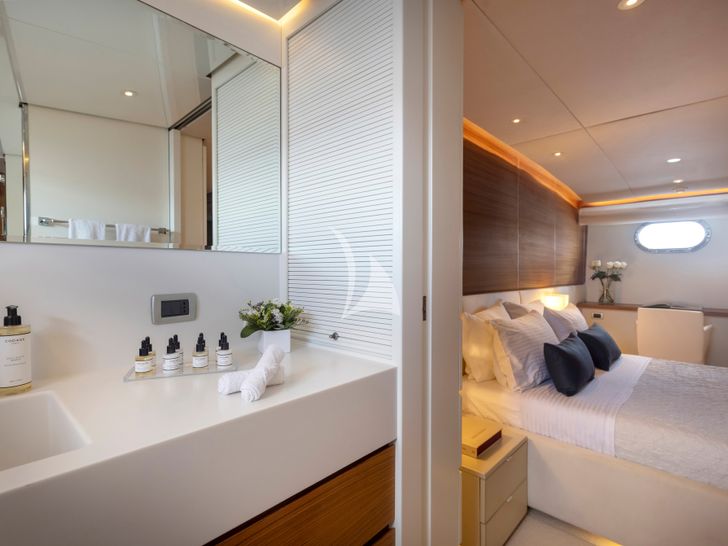 TROPICANA Admiral 30mAft VIP Ensuite TROPICANA Admiral 30mAft VIP Ensuite