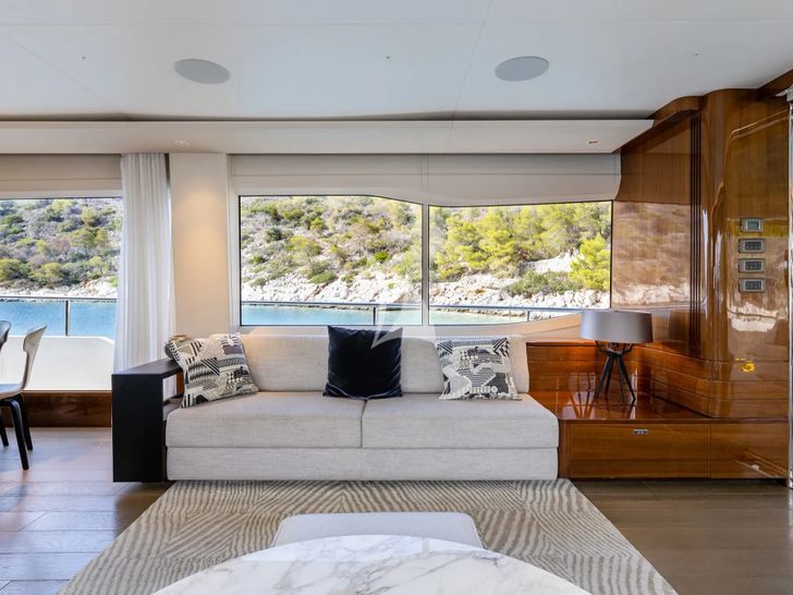 VISTA Princess Yachts Saloon VISTA Princess Yachts Saloon