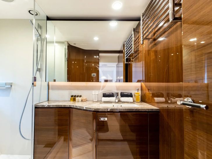 VISTA Princess Yachts VIP ensuite VISTA Princess Yachts VIP ensuite