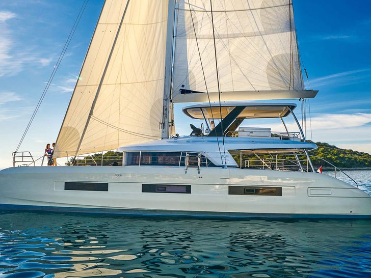 AMADA MIA Lagoon 65 - side profile AMADA MIA Lagoon 65 - side profile