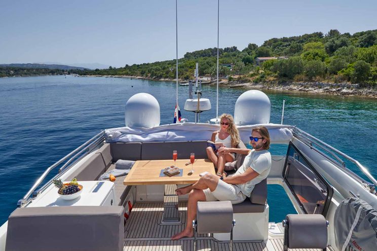 Charter Yacht SIMULL - Prestige 630S - 3 Cabins - Split - Dubrovnik - Hvar