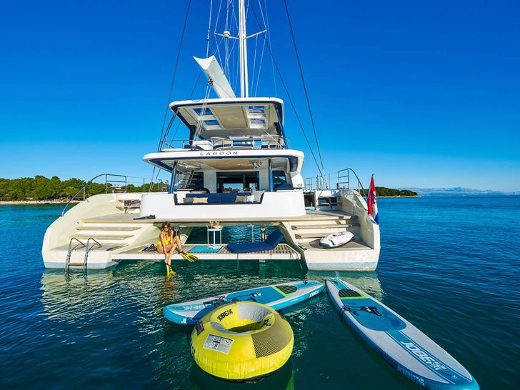 AMADA MIA Lagoon 65 - water toys AMADA MIA Lagoon 65 - water toys