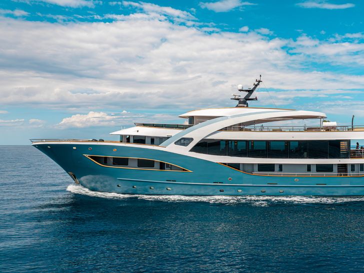 BELLA Custom 48m - cruising bow view BELLA Custom 48m - cruising bow view