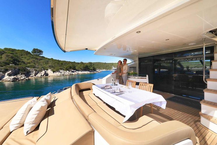 Charter Yacht AGAVE - Princess V85 - 4 Cabins - San Remo - Liguria - Genoa - La Spezia - Italian Riviera