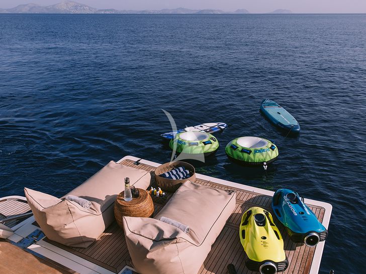 MELI Ferretti 881 - swimming platform with water toys MELI Ferretti 881 - swimming platform with water toys
