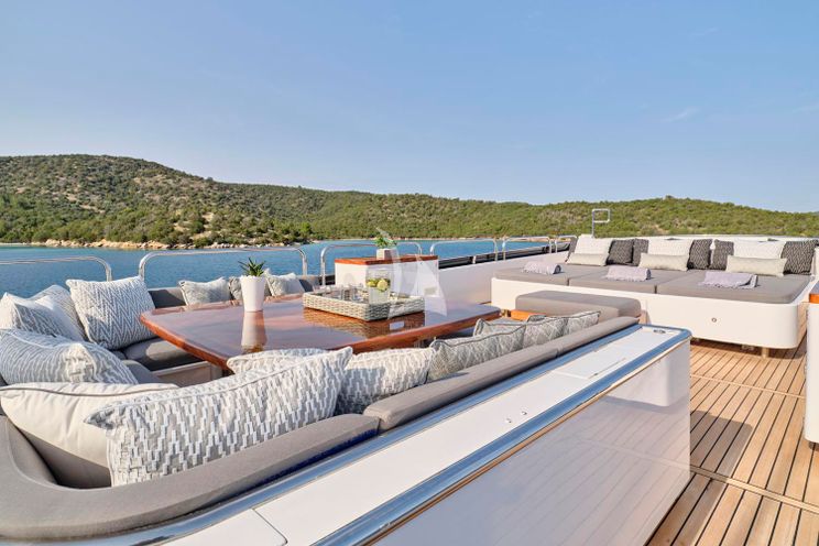 Charter Yacht ELEMENT - Cantieri di Pisa - 6 Cabins - Western Mediterranean