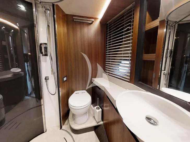 IT`S MAGIC Monte Carlo MCY65 - guest cabin bathroom IT`S MAGIC Monte Carlo MCY65 - guest cabin bathroom