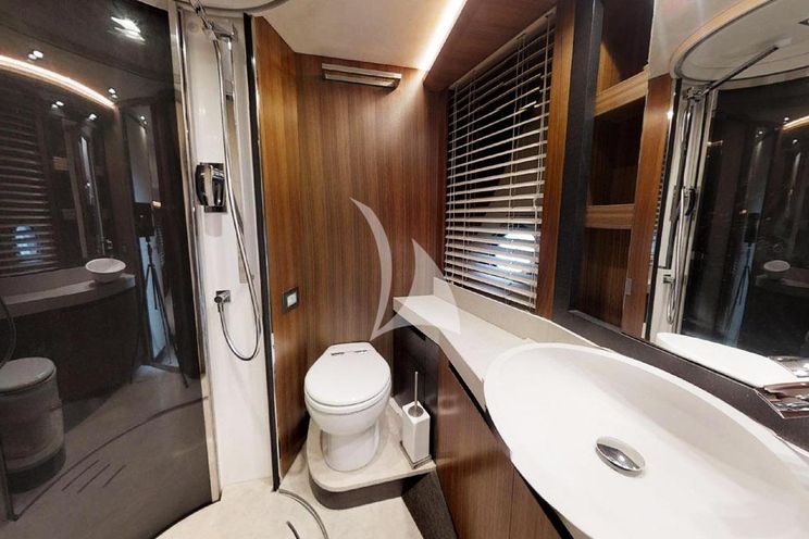 Charter Yacht IT`S MAGIC - Monte Carlo MCY65 - 3 Cabins - Cannes - St Tropez - Nice - Antibes - French Riviera - Monaco