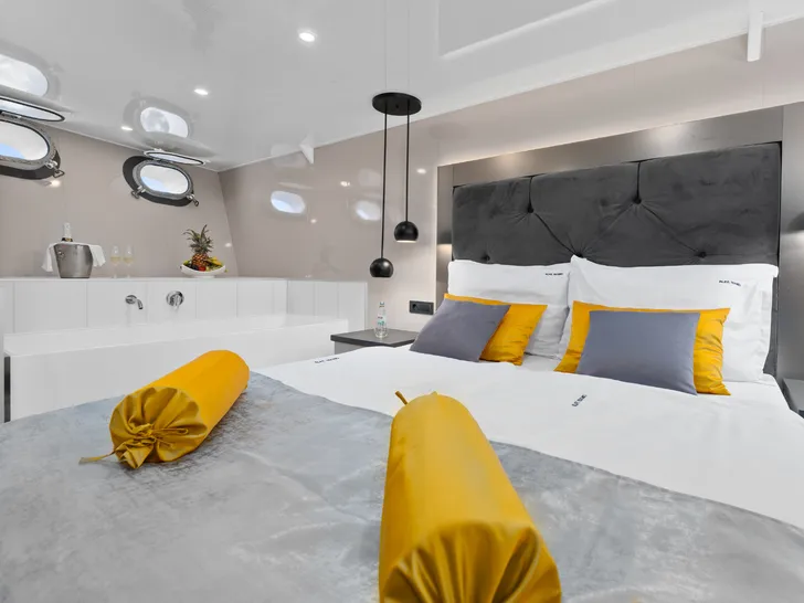 ALFA MARIO Custom 52m - VIP cabin 5 ALFA MARIO Custom 52m - VIP cabin 5