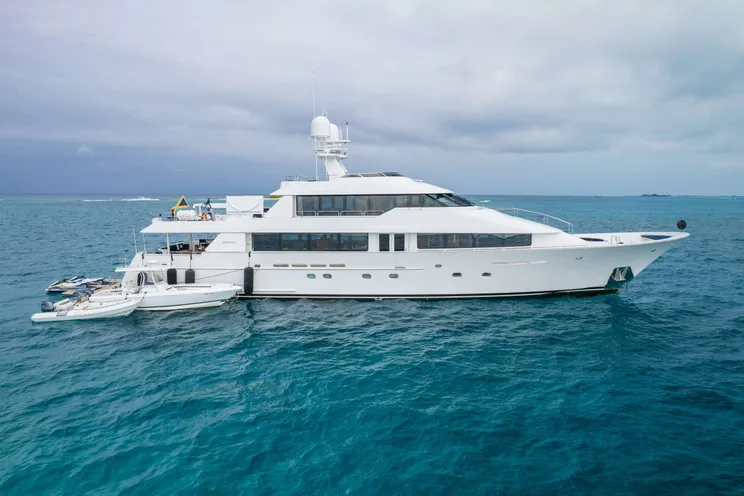 Charter Yacht AVALINA - Westport 130 - 5 Cabins - Nassau - Exumas - Bahamas