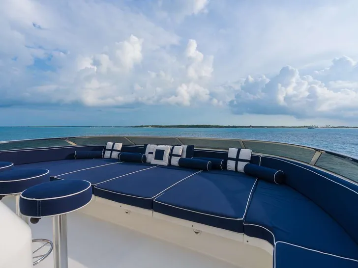 AVALINA Westport 130 - sundeck sunbathing area AVALINA Westport 130 - sundeck sunbathing area
