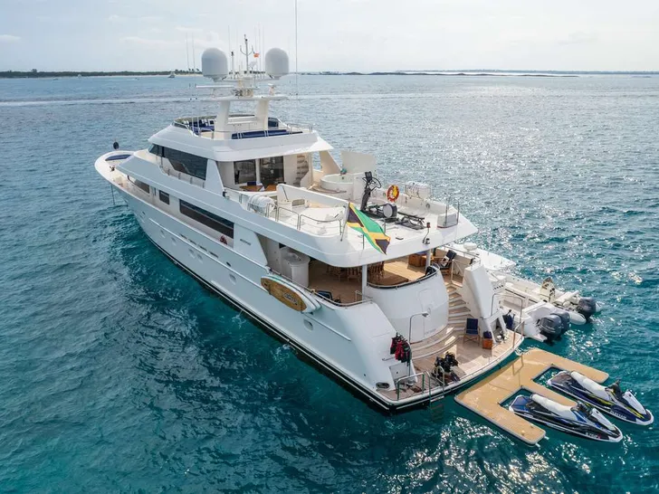 AVALINA Westport 130 - anchored aft shot AVALINA Westport 130 - anchored aft shot