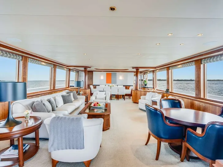 AVALINA Westport 130 - main saloon AVALINA Westport 130 - main saloon