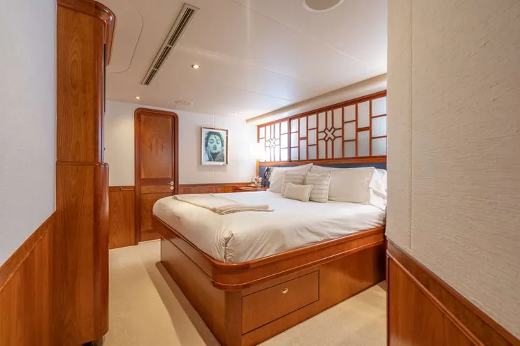Charter Yacht AVALINA - Westport 130 - 5 Cabins - Nassau - Exumas - Bahamas