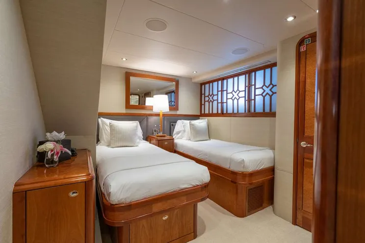 Charter Yacht AVALINA - Westport 130 - 5 Cabins - Nassau - Exumas - Bahamas