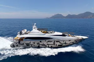 QUANTUM - Peri 29 - 4 Cabins - Cannes - Antibes - Nice - St Tropez - French Riviera - Monaco QUANTUM - Peri 29 - 4 Cabins - Cannes - Antibes - Nice - St Tropez - French Riviera - Monaco