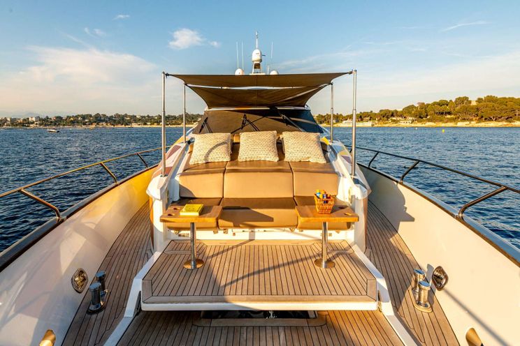 Charter Yacht QUANTUM - Peri 29 - 4 Cabins - Cannes - Antibes - Nice - St Tropez - French Riviera - Monaco