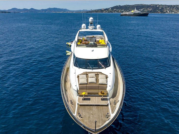 QUANTUM Peri 29 - foredeck shot QUANTUM Peri 29 - foredeck shot