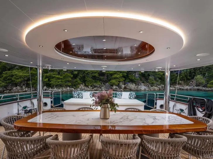 NOCTURNO Custom Rayburn 48m - aft alfresco dining area NOCTURNO Custom Rayburn 48m - aft alfresco dining area