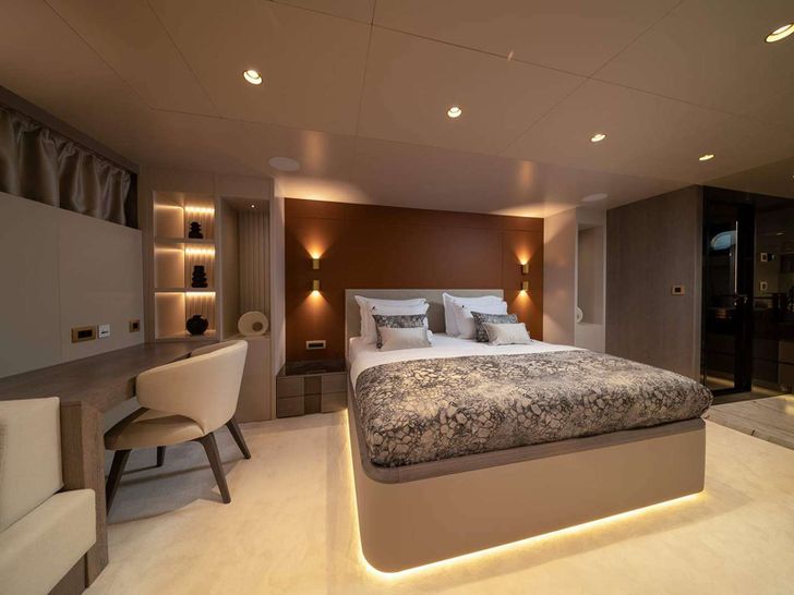 NOCTURNO Custom Rayburn 48m - VIP cabin 1 NOCTURNO Custom Rayburn 48m - VIP cabin 1