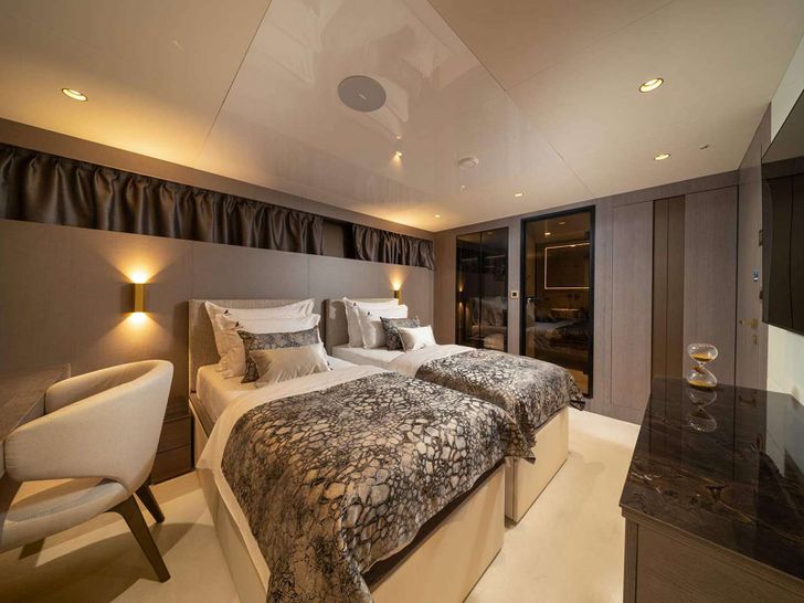 NOCTURNO Custom Rayburn 48m - VIP cabin 3 NOCTURNO Custom Rayburn 48m - VIP cabin 3