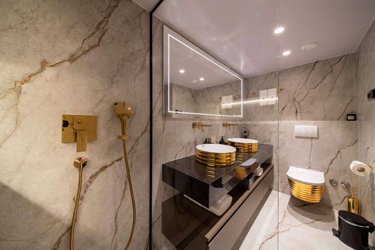 Charter Yacht NOCTURNO - Rayburn 48m - 6 Cabins - Split - Dubrovnik - Hvar - Croatia