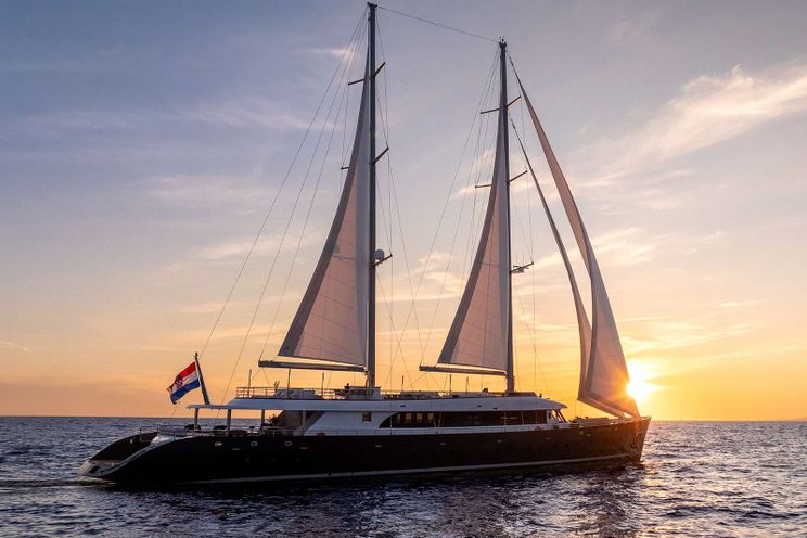 Charter Yacht NOCTURNO - Rayburn 48m - 6 Cabins - Split - Dubrovnik - Hvar - Croatia