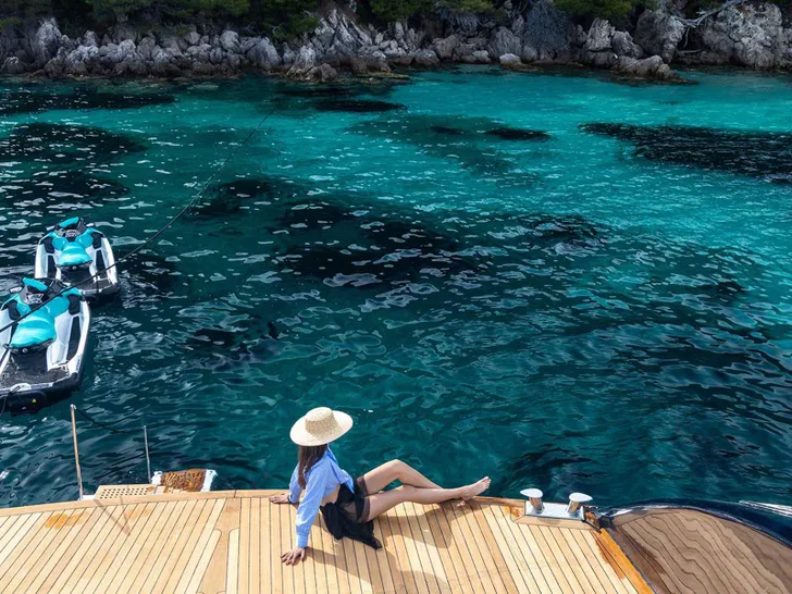 NOCTURNO Custom Rayburn 48m - swim platform and jet skis NOCTURNO Custom Rayburn 48m - swim platform and jet skis