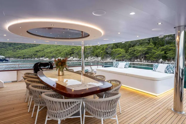 Charter Yacht NOCTURNO - Rayburn 48m - 6 Cabins - Split - Dubrovnik - Hvar - Croatia