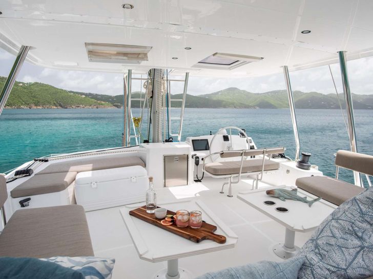 ATLAS Bali 5.4 - flybridge seating ATLAS Bali 5.4 - flybridge seating