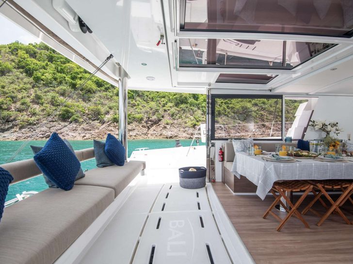 ATLAS Bali 5.4 - aft seating ATLAS Bali 5.4 - aft seating
