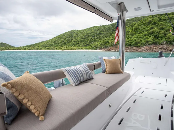 DEBORAH ANNE Bali 4.8 - aft seating DEBORAH ANNE Bali 4.8 - aft seating