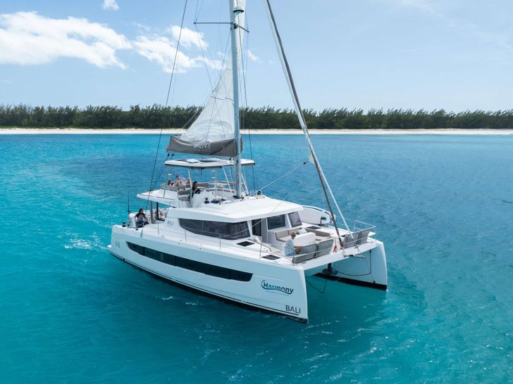 HARMONY Bali 4.8 - anchored HARMONY Bali 4.8 - anchored