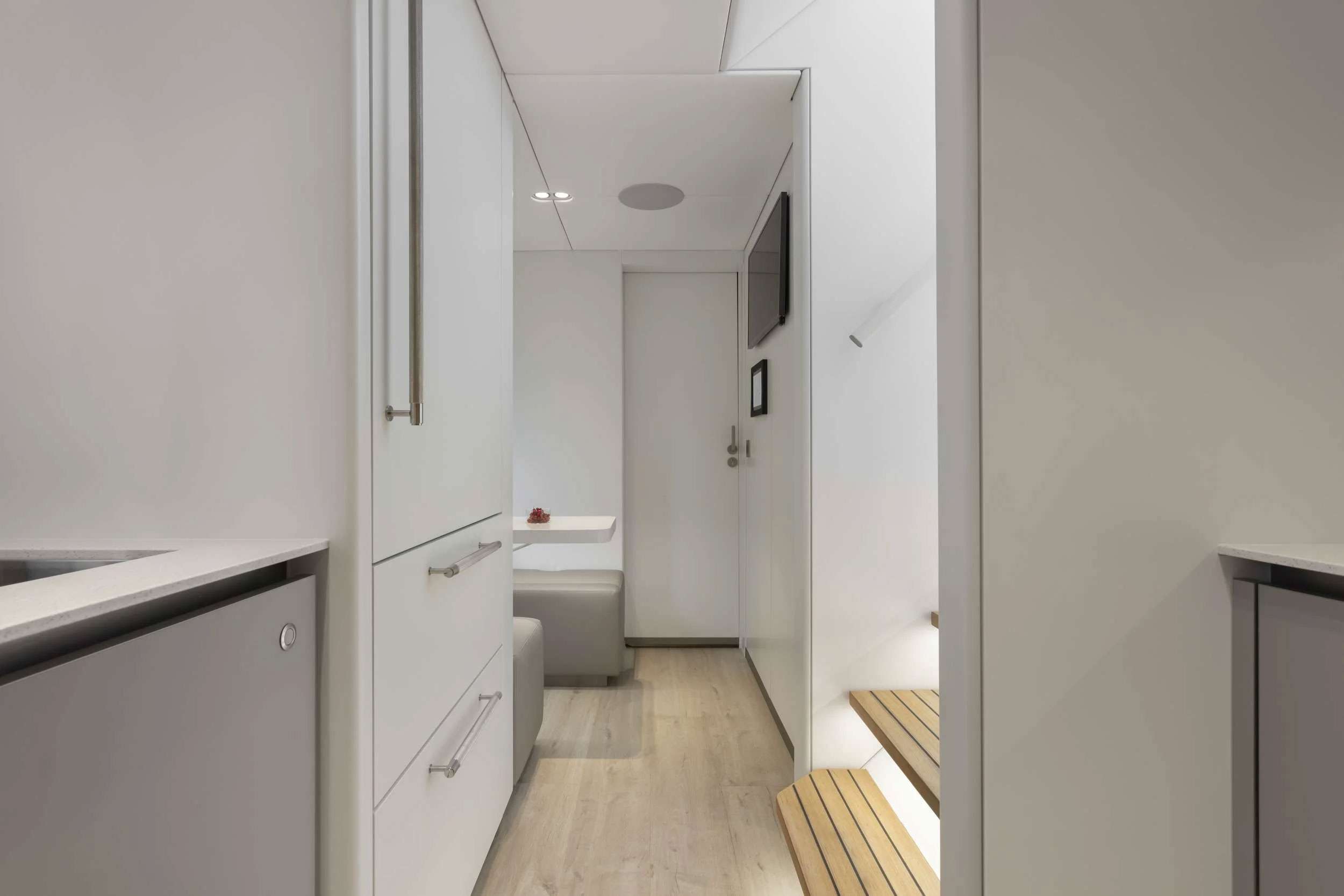 Charter Yacht PRONTO - Sunreef 80 Power - 4 Cabins - Nassau - Paradise Island - Exumas - Bahamas