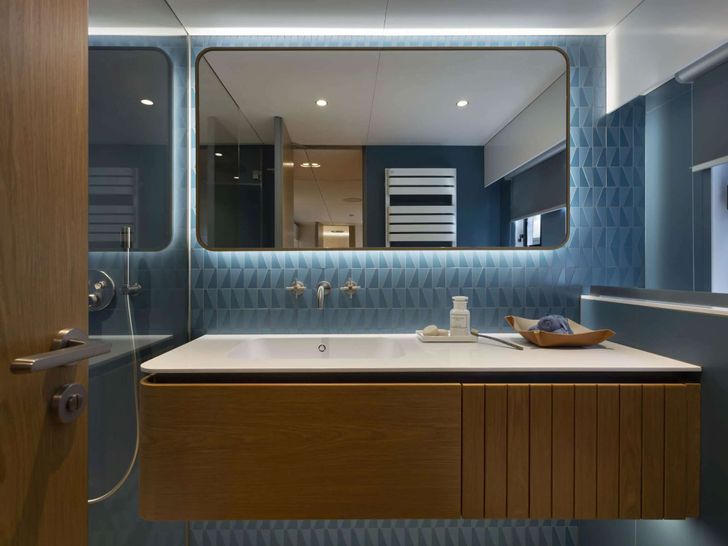 PRONTO Sunreef Power Catamaran 80 - twin cabin bathroom PRONTO Sunreef Power Catamaran 80 - twin cabin bathroom