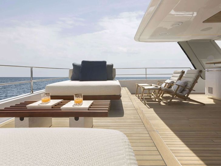 PRONTO Sunreef Power Catamaran 80 - flybridge aft PRONTO Sunreef Power Catamaran 80 - flybridge aft