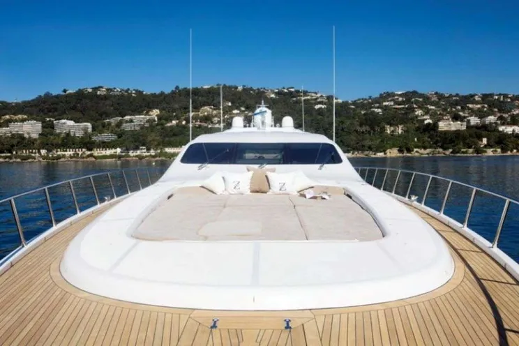 Charter Yacht TOTAL - Mangusta 108 - 4 Cabins - Nassau - Exumas - Bahamas