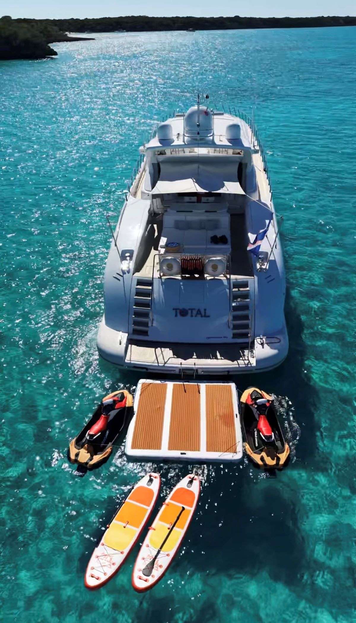 TOTAL Mangusta 108 - aft shot