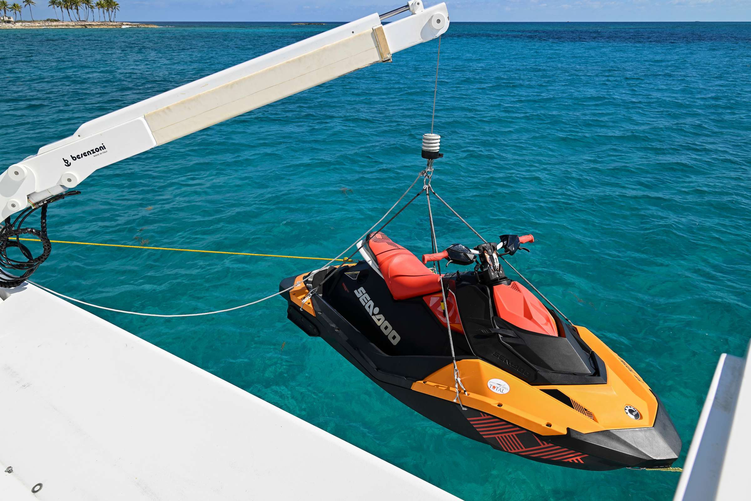 TOTAL Mangusta 108 - jet ski