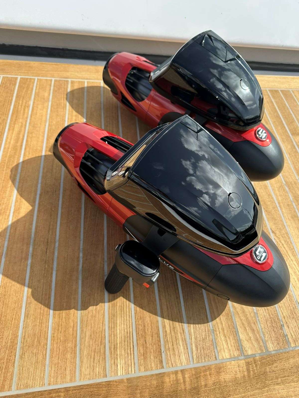 TOTAL Mangusta 108 - sea scooters