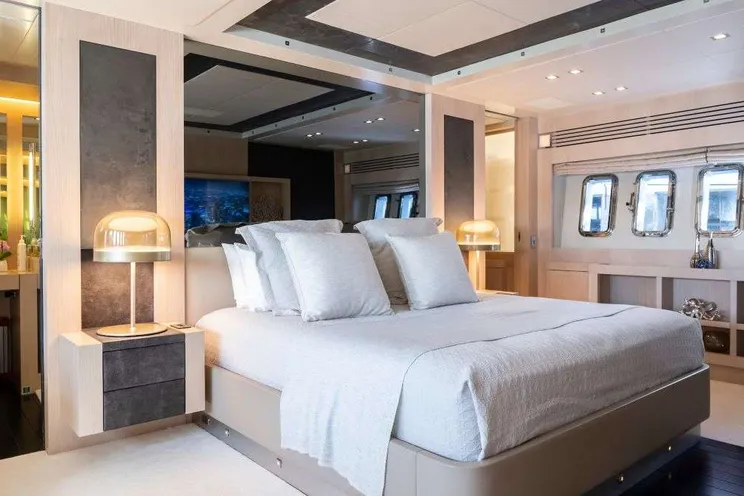 Charter Yacht TOTAL - Mangusta 108 - 4 Cabins - Nassau - Exumas - Bahamas