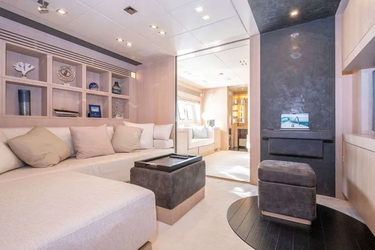 Charter Yacht TOTAL - Mangusta 108 - 4 Cabins - Nassau - Exumas - Bahamas