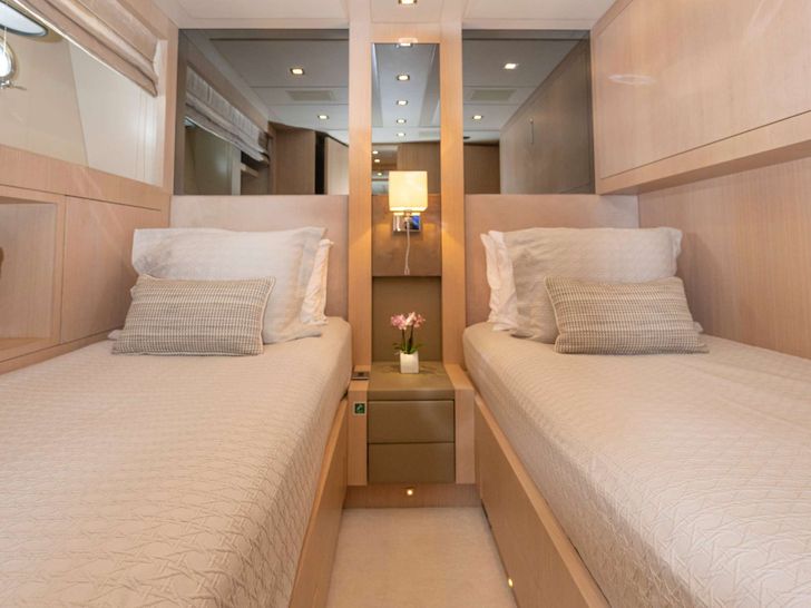 TOTAL Mangusta 108 - twin cabin TOTAL Mangusta 108 - twin cabin