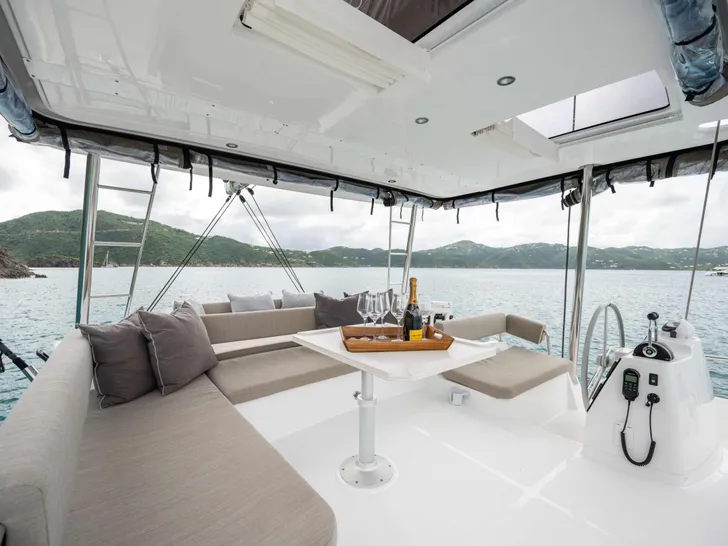 APRICITY Bali 4.6 - flybridge APRICITY Bali 4.6 - flybridge