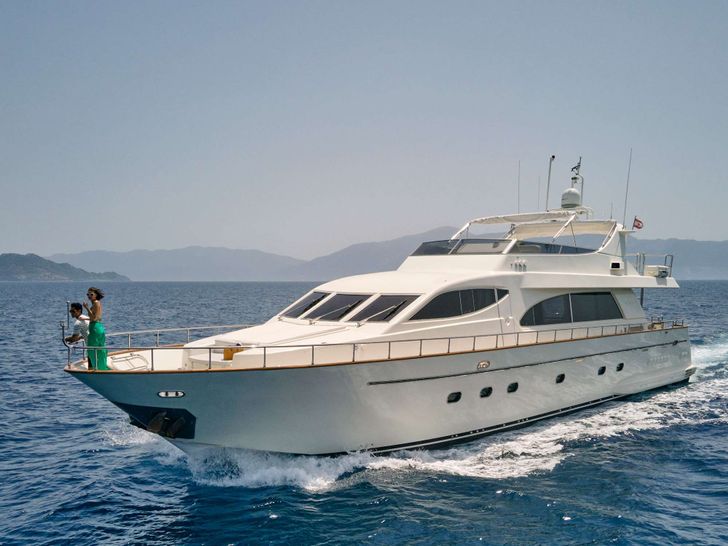 ESTIA POSEIDON Falcon 85 - side bow view ESTIA POSEIDON Falcon 85 - side bow view