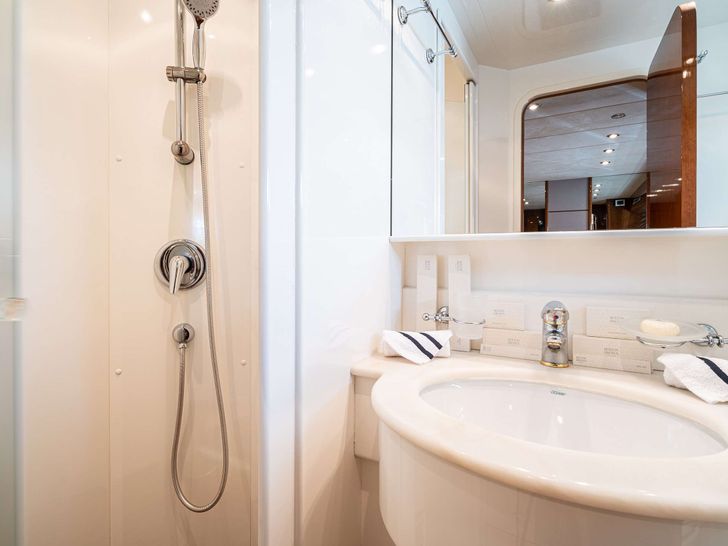 ESTIA POSEIDON Falcon 85 - VIP cabin bathroom ESTIA POSEIDON Falcon 85 - VIP cabin bathroom