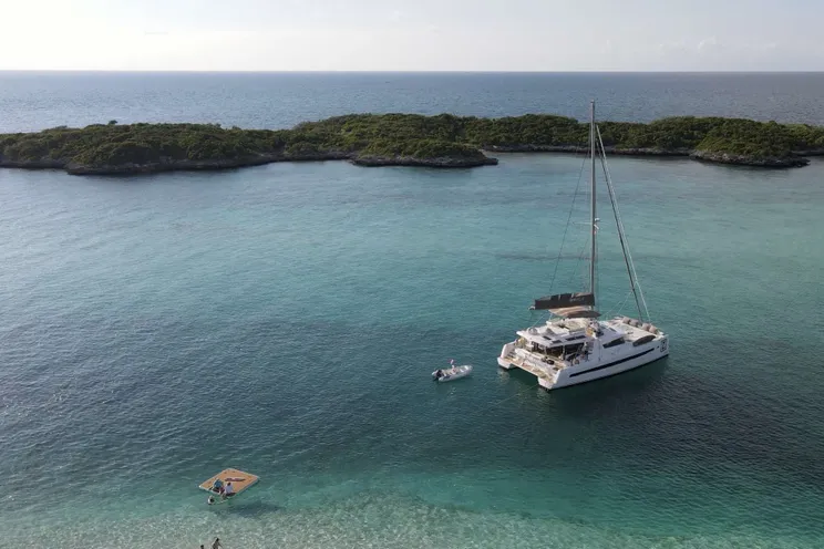 Charter Yacht ZURI 3 - Bali 5.4 - 3 Cabins - Nassau - Exumas - Bahamas