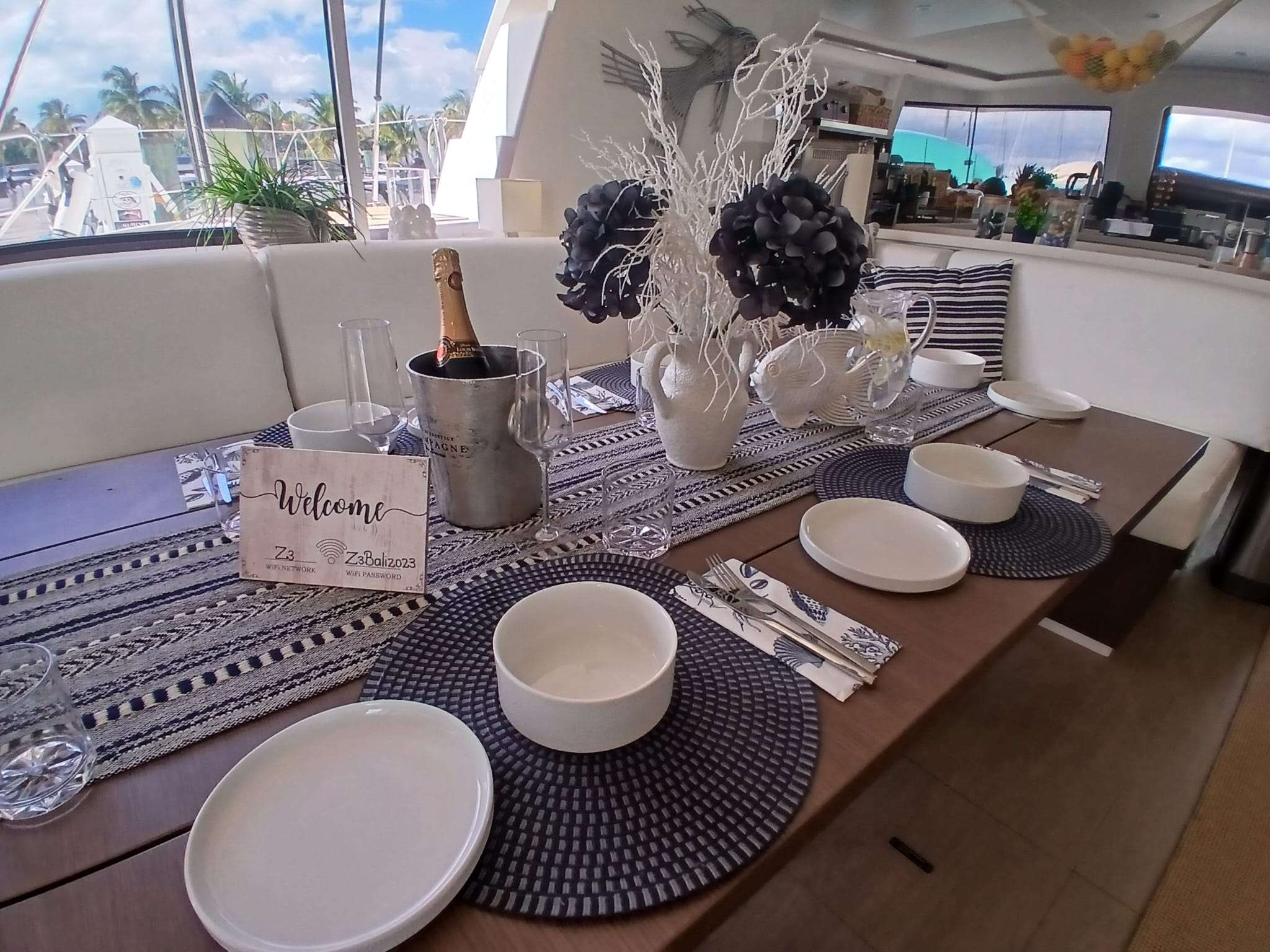 Charter Yacht ZURI 3 - Bali 5.4 - 3 Cabins - Nassau - Exumas - Bahamas